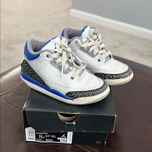 Air Jordan 3 Retro - size 11 little kids GUC